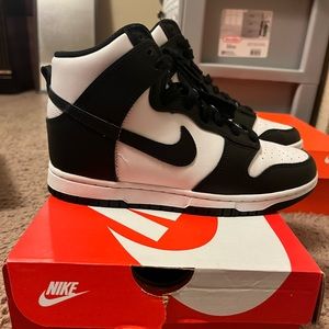 Womens Size 7 Dunks High